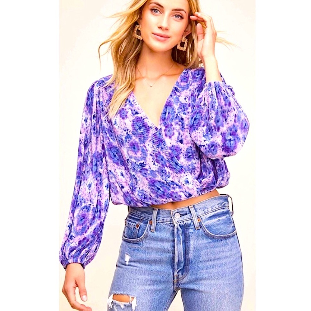 ASTR The‎ Label Surplice  Blouse
